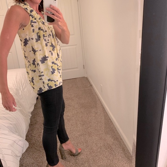 Twenty8twelve by Sienna Miller silk blouse with geometric print I sz 2 - Picture 4 of 14